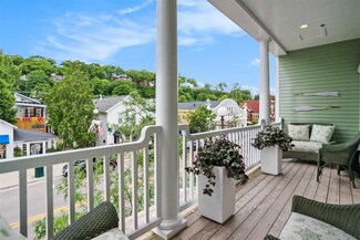 246 E Main St Unit 3, Harbor Springs, MI 49740
