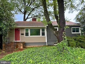 997 N Tuckahoe St, Falls Church, VA 22046