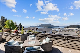 1808 Highland Dr, Anacortes, WA 98221