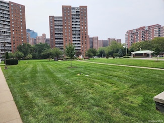 61-15 98th St Unit 12L, Rego Park, NY 11374