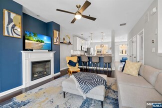 285 Roslyn Ct, West New York, NJ 07093