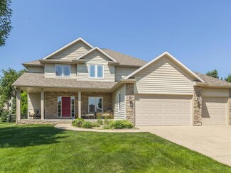6706 Peckham St, Johnston, IA 50131