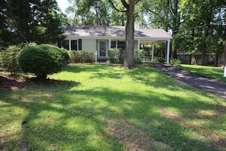 1120 Crescent Hill Dr, Laurel, MS 39440