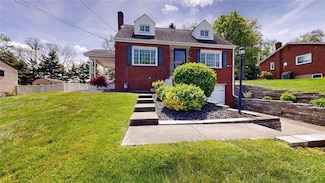 121 Rosemont Dr, Coraopolis, PA 15108