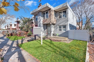 83-27 Commonwealth Blvd, Jamaica, NY 11426