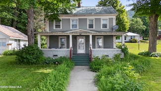 3952 Main St, Warrensburg, NY 12885
