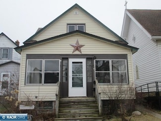 25 3rd St SW, Chisholm, MN 55719