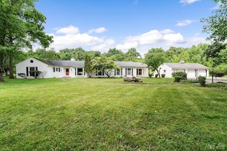 6N356 Dunham Rd, Wayne, IL 60184