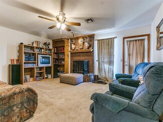 204 N Frisco Rd, Tuttle, OK 73089