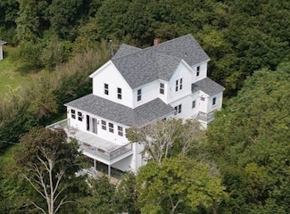 8 Douglas Ave, Hull, MA 02045