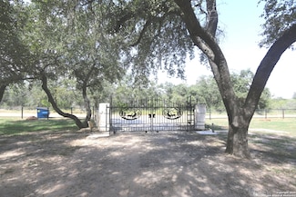 21149 Interstate 37, Elmendorf, TX 78112
