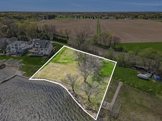 11765 W Indian Lake Dr, Vicksburg, MI 49097