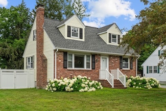 10 Poplar St, Framingham, MA 01701