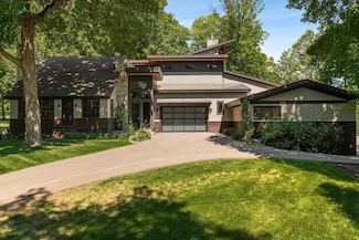 1729 Fagerness Point Rd, Wayzata, MN 55391