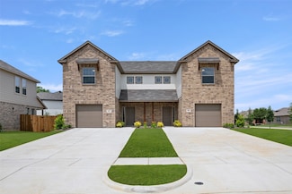 400-402 Wrangler Ln, Denton, TX 76205