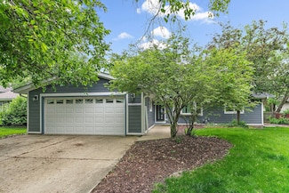 5S542 Tartan Ln, Naperville, IL 60563