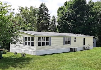 13 Pine St, Hudson, NY 12534