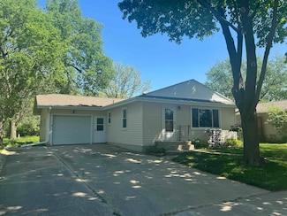203 Hart St, Charles City, IA 50616
