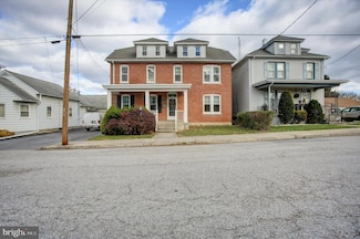 418 W 6th St, Waynesboro, PA 17268