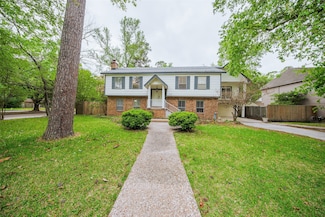 2238 Willow Point Dr, Kingwood, TX 77339