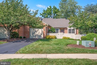 23 Cambridge Dr, Hershey, PA 17033