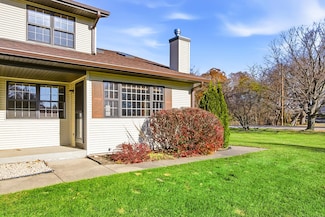 N6959 Rock Lake Rd Unit 1, Lake Mills, WI 53551