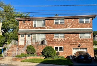 19 Mount Pleasant Ave, Woodland Park, NJ 07424