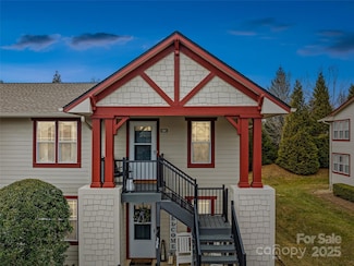 1206 Deermouse Way, Hendersonville, NC 28792