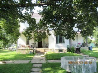 416 E 4th St, Tipton, IA 52772