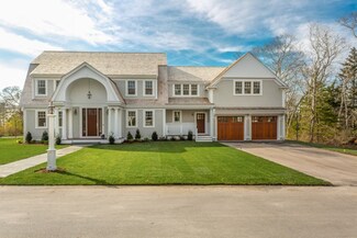 2 Naushon Cir, Falmouth, MA 02540