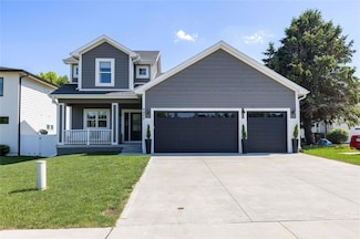 9622 NW 70th Ave, Johnston, IA 50131