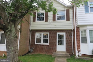 4326 Eileen Ct, Woodbridge, VA 22193