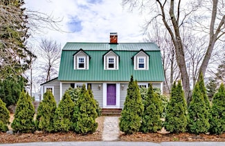 566 Ocean St, South Portland, ME 04106
