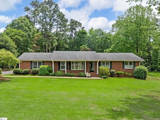 221 N Hill Dr, Boiling Springs, SC 29316