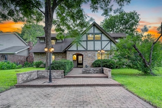 10902 Overbrook Ln, Houston, TX 77042