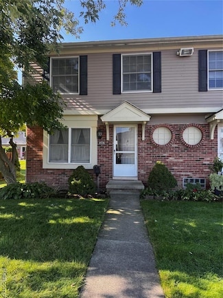 37236 Great Oaks Ct, Clinton Township, MI 48036