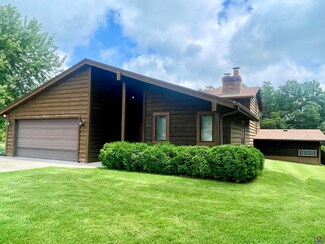 9844 Valley View Dr, Ozawkie, KS 66070