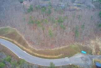 5590 Hunt Camp Rd, Cave Spring, VA 24018
