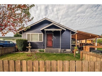 610 Park Ave, Lakeside, OR 97449