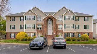 912 Scholastic Ct Unit 912, Winston Salem, NC 27106