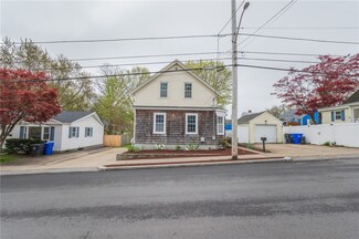 103 Burnside Ave, Riverside, RI 02915