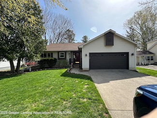 1032 Robins Rd, Lansing, MI 48917