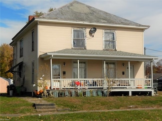 524 Locust St, Coshocton, OH 43812