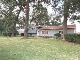 3124 Eastwood Dr, Wonder Lake, IL 60097