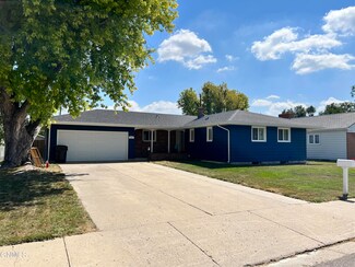 1522 5th Ave W, Williston, ND 58801