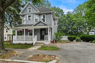 38 Circuit Ave E, Worcester, MA 01603
