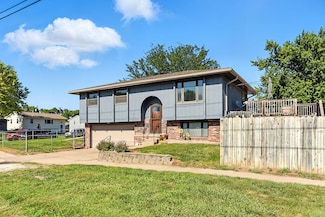1005 N 29th St, Council Bluffs, IA 51501