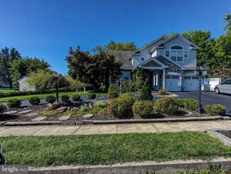 2241 Forest Glen Dr, Warrington, PA 18976
