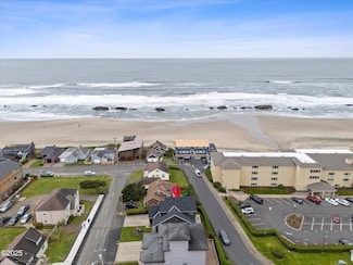 1555 NW 39th St, Lincoln City, OR 97367
