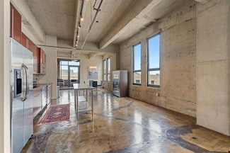 360 W Pershing Rd Unit 210, Kansas City, MO 64108